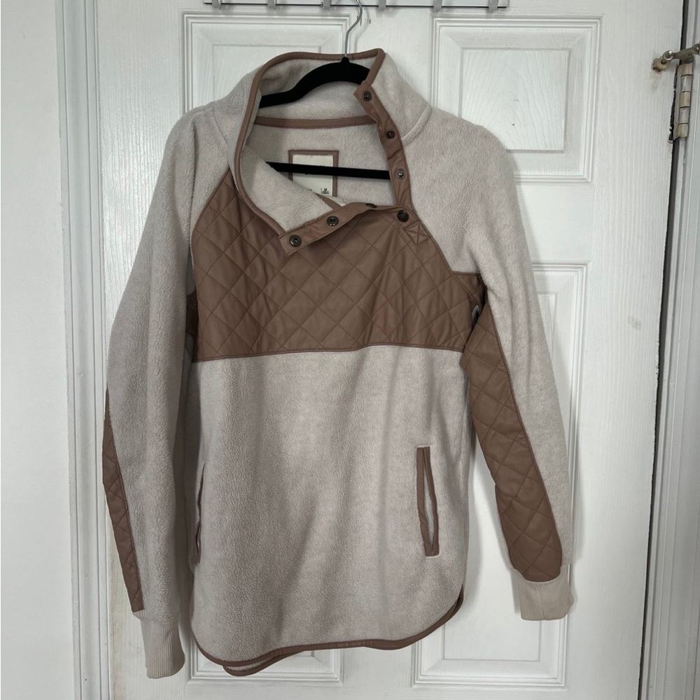Abercrombie & Fitch Cream and Tan Fleece Jacket